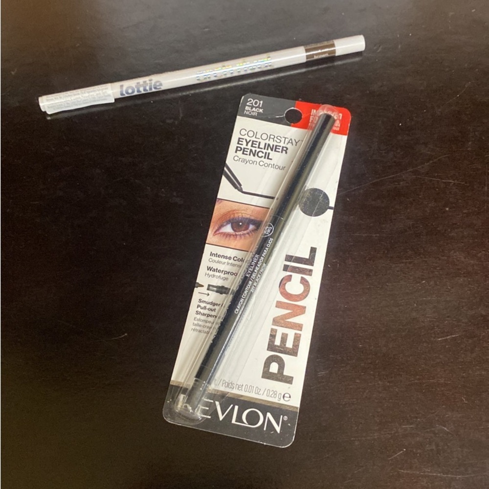 Black Eyeliner and brown brow pencil